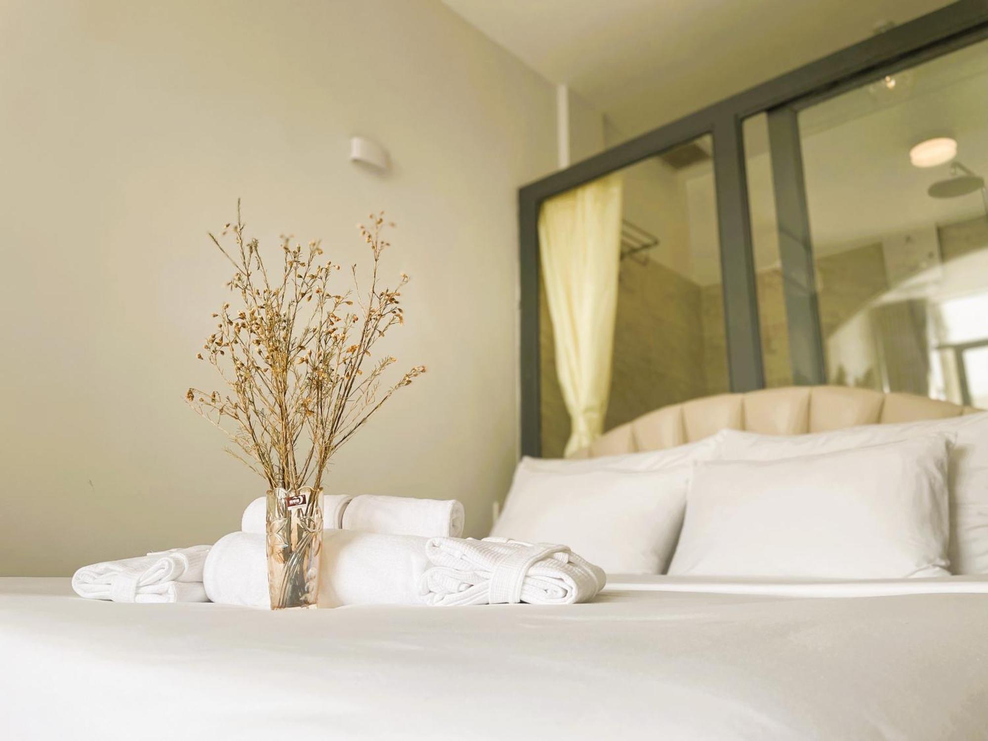 6Even Hotel - Have A Staycation In The Cafe Apartments Building Ho Şi Min Dış mekan fotoğraf