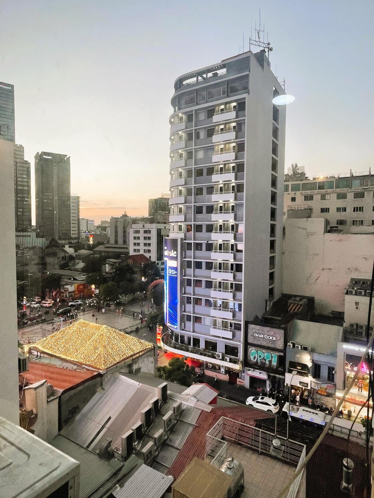 6Even Hotel - Have A Staycation In The Cafe Apartments Building Ho Şi Min Dış mekan fotoğraf
